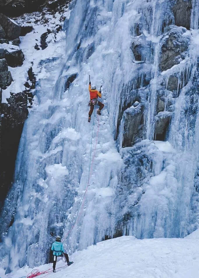 Tristan Knoertzer, profile of a Chamonix guide, ice climbing