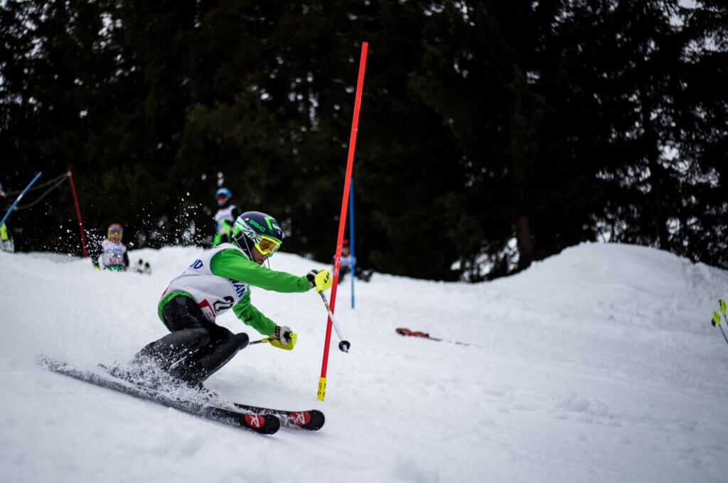 Skiing Slalom - © Victoire Joncheray / Unsplash