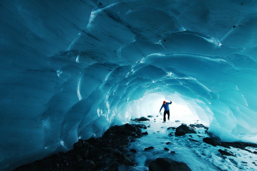 Byron Glacier - © Paxson Woelber, Unsplash